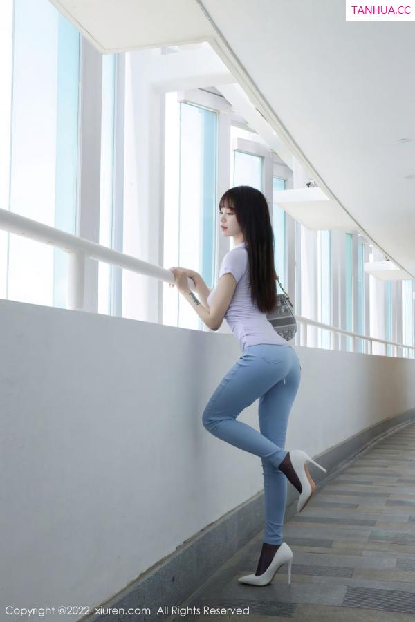佘贝拉  [XiuRen]高清写真图 2022.08.04 No.5384 佘贝拉bella第4张图片
